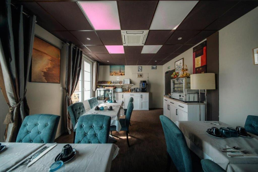 Brit Hotel Privilege Lisieux - La Villa Des Arts Exterior foto