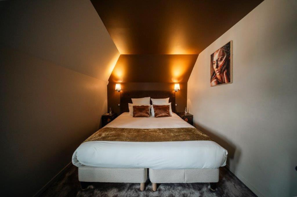 Brit Hotel Privilege Lisieux - La Villa Des Arts Exterior foto