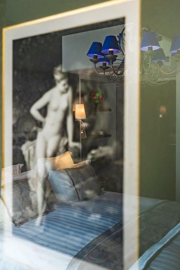 Brit Hotel Privilege Lisieux - La Villa Des Arts Exterior foto